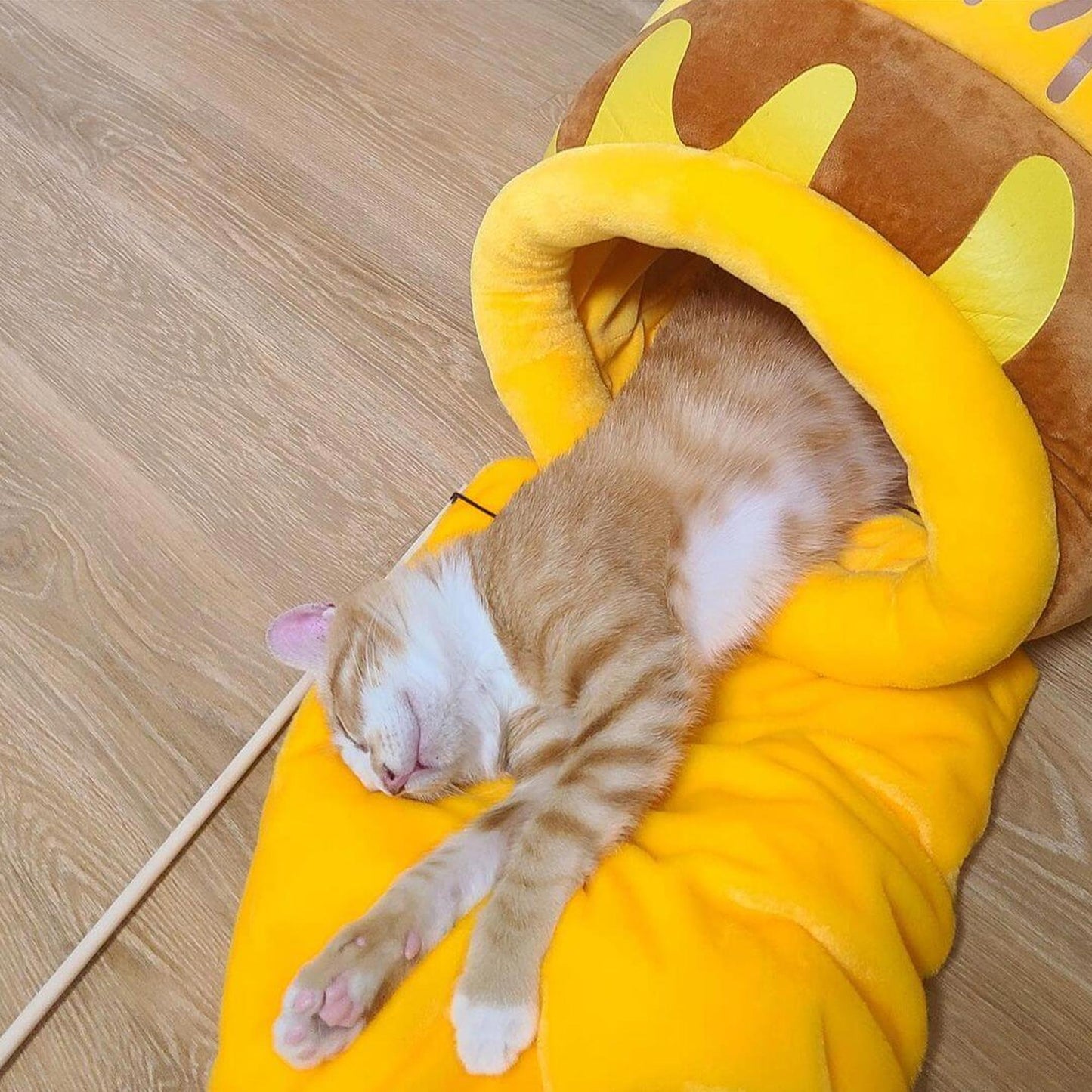 Honey Pot Cat Bed – Warm and Cozy Pet Nest